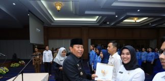Disumpah dan Terima SK, Bupati Rohul Lantik 188 PNS dan 275 CPNS Formasi 2018