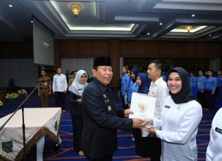 Disumpah dan Terima SK, Bupati Rohul Lantik 188 PNS dan 275 CPNS Formasi 2018