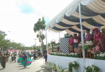 Turut Dilepas Bupati Rohul, Puluhan Ribu Masyarakat Meriahkan Pawai Ta’ruf MTQ 19 Tingkat Kabupaten Bupati Rokan Hulu, H Sukiman saat melepas pawai ta’ruf MTQ ke 19 tingkat Kabupaten Rohul tahun 2019