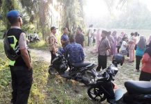 Mandi Bersama Temannya di Sungai Rokan, Seorang Pelajar Hanyut dan Belum Ditemukan Aparat Pemerintahan dan Kepolisian Kecamatan Ujungbatu beserta warga di lokasi kejadian