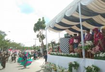 Galeri MTQ Ke XIX Tingkat Kabupaten Rokan Hulu 2019 Bupati Rohul, H Sukiman melepaskan kontingen pada pawai takruf dengan ditandai melambaikan bendera