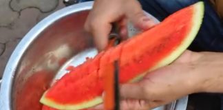 Pendapatan Penjual Es Campur Menurun Pada Musim Hujan