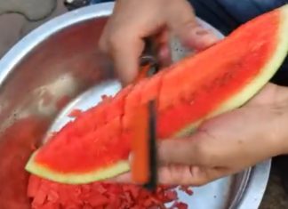 Pendapatan Penjual Es Campur Menurun Pada Musim Hujan