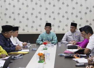 Inspektorat Sediakan Coaching Clinic Untuk Tertib Penyusunan Pengelolaan Keuangan dan Aset Inspektur Inspektorat Rohul memimpin rapat dalam rangka penyusunan tertib pengeloaan keuangan Aset daerah