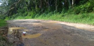 Jalan berlubang Menuju Objek Wisata Suaman Sudah 10 Tahun Tidak Diperbaiki