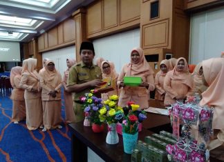 Dharma Wanita Persatuan Rohul Adakan Halal Bi Halal, Bazar dan Cek Kesehatan Gratis