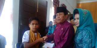 Liburan Sekolah PKK dan Dinas Kesehatan Rohul Gelar Sunat Massal di Muara Rumbai