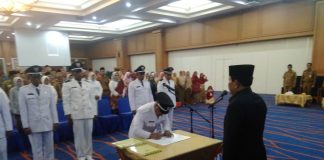 Bupati Rohul Lantik 7 Kades dan Harapkan Buat Spanduk ADD
