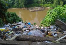 Mencemari Alam, Sampah Pasar Muara Rumbai di Buang Ke Sungai Batang Lubuh