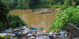 Mencemari Alam, Sampah Pasar Muara Rumbai di Buang Ke Sungai Batang Lubuh