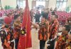Melalui Muscablub, Reynaldi Terpilih Nakhodai MPC PP Rohul Priode 2019-2023 Sekertaris MPW Pemuda Pancasila Riau Bung Fran Rizal bersama undangan dan saat menyerahkan bendera petaka PP kepada Bung Reynaldi SE Ketua terpilih pada Muscablub MPC PP Rokan Hulu