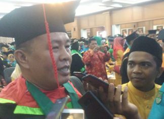 Anak Petani Selesaikan Wisudanya Dengan Nilai Tertinggi di Sidang Senat Terbuka UPP Anak Petani Selesaikan Wisudanya Dengan Nilai Tertinggi di Sidang Senat Terbuka UPP