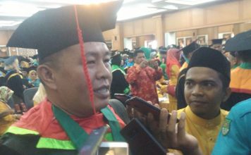 Anak Petani Selesaikan Wisudanya Dengan Nilai Tertinggi di Sidang Senat Terbuka UPP Anak Petani Selesaikan Wisudanya Dengan Nilai Tertinggi di Sidang Senat Terbuka UPP