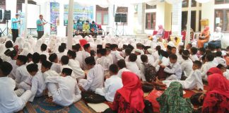 DKP Riau Gelar Kampanye GEMARIKAN Bersama Ratusan Anak Rohul DKP Riau Gelar Kampanye GEMARIKAN Bersama Ratusan Anak Rohul