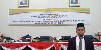 Berdindingkan Papan, Seorang Ayah Dengan 7 Anak Raih Kursi DPRD Rohul