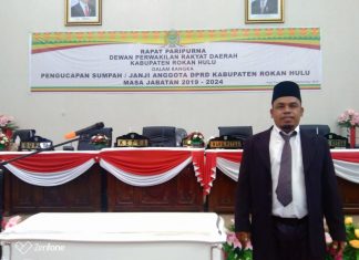 Berdindingkan Papan, Seorang Ayah Dengan 7 Anak Raih Kursi DPRD Rohul