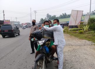 Pemdes Ujungbatu Bagikan Masker ke Warga, Balita dan Bumil Pemdes Ujungbatu Bagikan Masker ke Warga, Balita dan Bumil