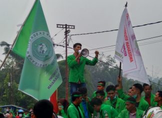 Kabut Asap Semakin Tebal, Mahasiswa Gelar Aksi Demo