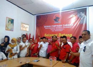 Sukiman Antar Berkas Penjaringan ke DPC PDIP Rohul