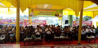 Pemkab Rohul Optimis, Rambah Hilir Raih Prestasi Terbaik Lomba EKK Tingkat Provinsi Riau Asisten I Setda Rohul bersama Tim Penilai EKK Provinsi sedang berdoa dalam penymbutan di halaman kantor camat Rambah Hilir