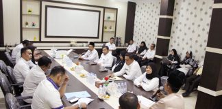 Penjaminan Mutu APIP, Pemkab Rohul dan Rohil Lakukan Telaah Sejawat Inspektur Rohul H Helfiskar membuka pertemuan kegiatan telaah sejawat Inspektorat Rohul bersama Inspekltorat Rohil.