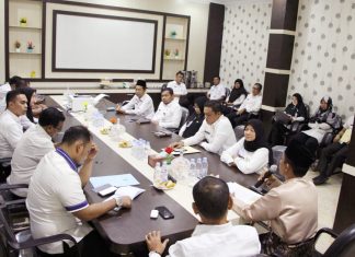 Penjaminan Mutu APIP, Pemkab Rohul dan Rohil Lakukan Telaah Sejawat Inspektur Rohul H Helfiskar membuka pertemuan kegiatan telaah sejawat Inspektorat Rohul bersama Inspekltorat Rohil.