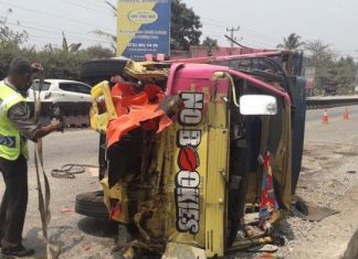 Selfie di Tanjakan, Sekeluarga Tewas Ditabrak Truk