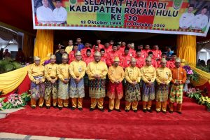 Wakil Gubernur Riau H Edy Natar SIP foto bersama dengan Bupati Rohul H Sukiman, Forkopimda dan Kepala Organisasi Perangkat Daerah (OPD) Rohul