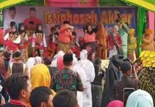 HUT Desa Boncah Dipenuhi Pocong Bergoyang