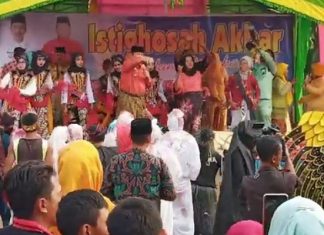 HUT Desa Boncah Dipenuhi Pocong Bergoyang