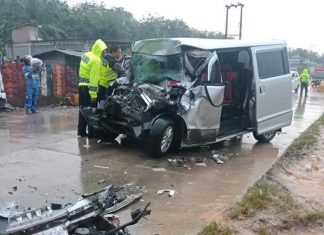 Diduga Ngantuk, Sopir Daihatsu Tewas Tabrak Ekor Tronton