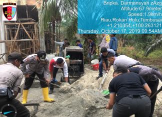 Polsek Tambusai Utara Bantu Warga Bangun Pesantren