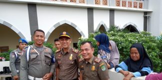 Satpol PP Rohul Setor Denda Tipiring Puluhan Juta ke Kas Negara PPNS PPNS Satpol PP dan Damkar Rohul Samsul Kamal didampingi Kasi Penyuluhan dan Pembinaan Perda Rohul, Andre Nasution