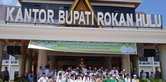 10.000 Santri Se-Provinsi Riau Memadati Lapangan Kantor Bupati Rohul