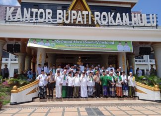 10.000 Santri Se-Provinsi Riau Memadati Lapangan Kantor Bupati Rohul
