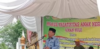 Sukiman Menangis Dalam Acara Parade Kesenian Rohul, Berikut Penyebabnya