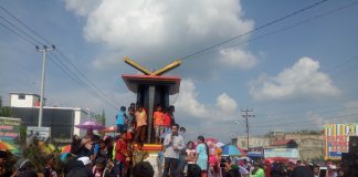 Ribuan Masyarakat Luhak Kepenuhan Deklarasi Ismail Hamkaz Maju Pilkada Rohul 2020 Putra terbaik Luhak Kepenuhan, Ismail Hamkaz SAg MSi menyampaikan sambutan di tengah ribuan masyarakat usai di deklarasikan, Ahad (27/10/2019) siang.