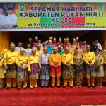 Foto bersama bentuk kekompakan dari berbagai element pemerintah, baik sumbangsih dari wakil gubernur Riau, maupun dari pemerintah daerah.