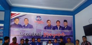 Gustian Riau Ambil Formulir Penjaringan Bupati dan Wakil Bupati DPC Demokrat, Engko Gustian Turut Hadir