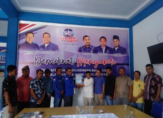 Gustian Riau Ambil Formulir Penjaringan Bupati dan Wakil Bupati DPC Demokrat, Engko Gustian Turut Hadir