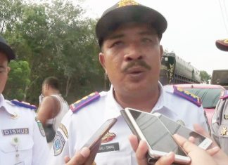 Operasi Penertiban Kendaraan Odol, Puluhan Kendaraan Terjaring Sekretaris Dishub Rohul, Minarli Ismail SP didampingi Kasi Angkutan Orang dan Barang, Afrizal SSos.
