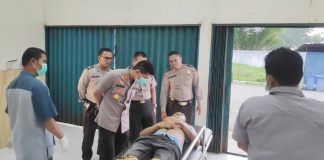 Tahanan Polres Rohul Meninggal Dunia Dalam Sel Jenazah Toni Ala Nonik (27) di ruang jenazah RSUD Rohul