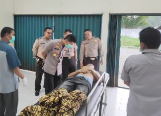 Tahanan Polres Rohul Meninggal Dunia Dalam Sel Jenazah Toni Ala Nonik (27) di ruang jenazah RSUD Rohul