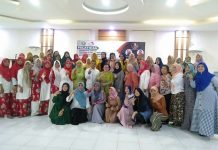 Dibuka WR I, Prodi Kebidanan UPP Gelar Pelatihan Preseptor Mentor Usai membuka acara, Wakil Rektor I UPP, Rivi Antoni MPd foto bersama dengan peserta dan pemateri dari AIPKIND Pusat