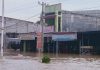 Banjir Di Jalan Tuanku Tambusai Membuat Ratusan Toko Tutup dan Mengalami Kerugian