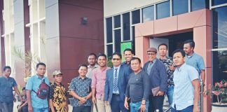 Ratusan Warga Kabun Ajukan Perdata PT Padasa Enam Utama ke Pengadilan Kuasa hukum warga Desa Kabun Surya Darma ddampingi Korlap Aladin Koto dan Ketua Koptan Agustiar, bersama perwakilan warga Desa Kabun, ajukan gugatan perdata terdahap PT Padasa Enam Utama ke PN, terkait konversi 20 persen lahan kawasan hutan produksi yang belum direalisasikan perusahaan ke masyarakat.