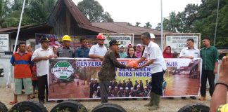 PT EDI Bagikan Ratusan Paket Sembako ke Warga Korban Banjir