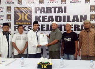 H Hamulian Sudah Kantongi Rekomendasi 6 Kursi dari Partai Balon Bupati Rohul, Ir H Hamulian menyerahkan berkas formulir ke panitia penjaringan di DPD PKS Rohul