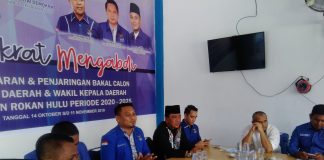 Gustian Riau Kembalikan Formulir Pertama ke DPC Demokrat