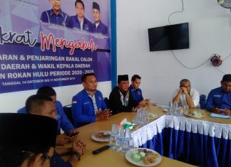 Gustian Riau Kembalikan Formulir Pertama ke DPC Demokrat